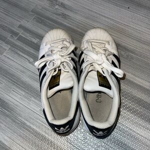 Adidas superstars